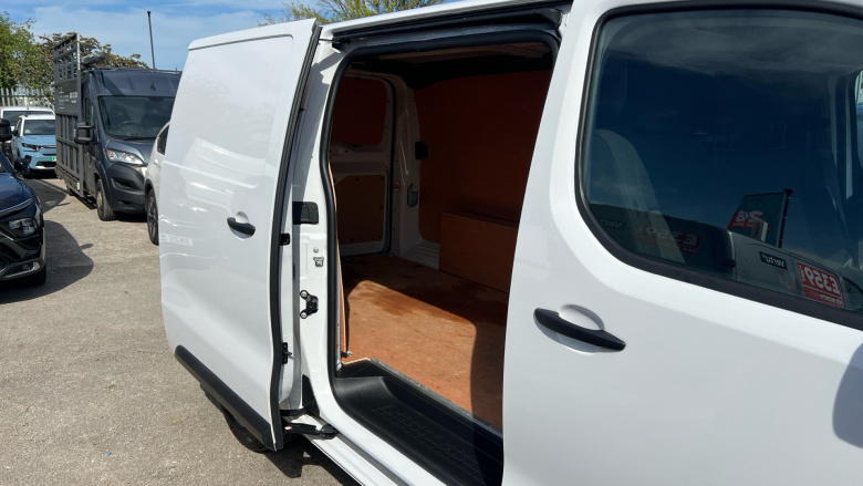 Peugeot Expert L2 Diesel 1.5 BlueHDi 120 Professional Van